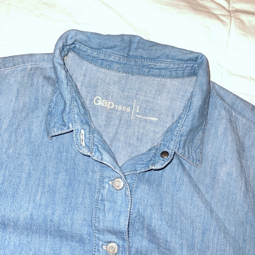 Gap Light Blue Casual Button Down Light Denim Shi… - image 3